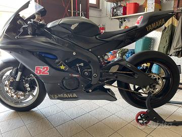 Yamaha YZF-R6 2011 pista