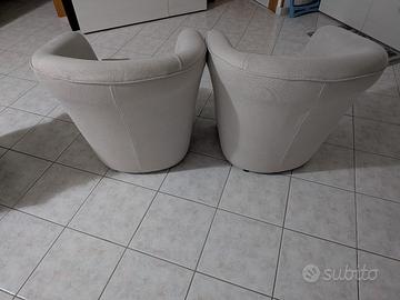 Tavolo , porta TV e poltrone a pozzetto 