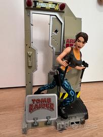 Statua Action Figure Lara Croft