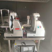 2 Affettatrici professionali verticale OMAS lama35