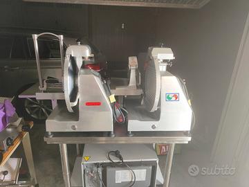 2 Affettatrici professionali verticale OMAS lama35