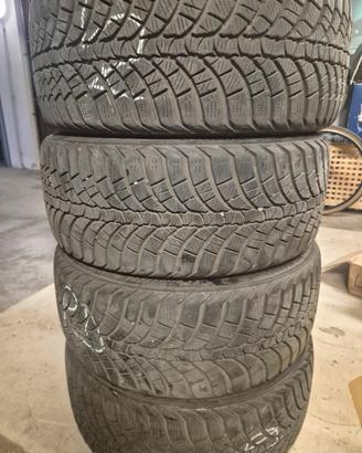 treno Kumho wintercrafrt 234/40 18