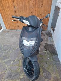 Scooter Aprilia SR 50 Motard