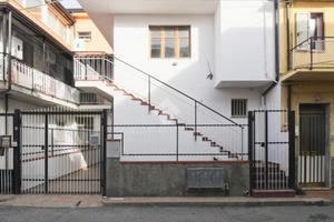 2 LOCALI A BOTRICELLO