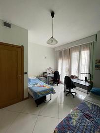 Posti letto camera doppia in centro a Ferrara