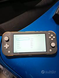 Nintendo switch lite con caricatore e due custodie