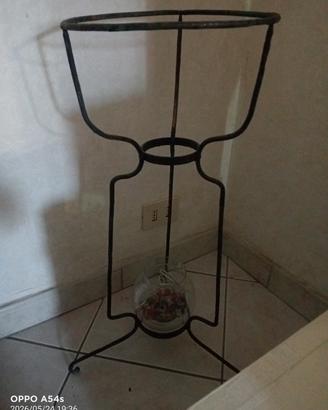 porta vaso in ferro battuto 