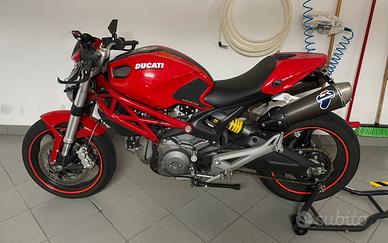 Ducati monster 696