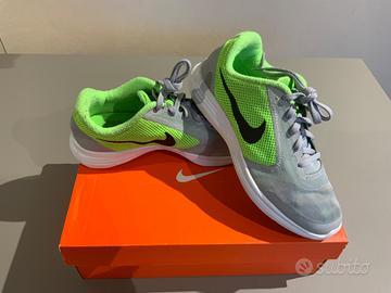 Sneaker NIKE revolution 40