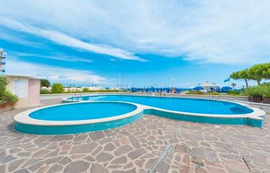 Due camere frontemare con piscina