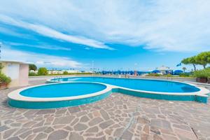 Due camere frontemare con piscina