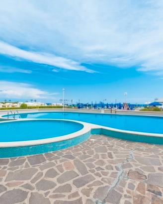 Due camere frontemare con piscina