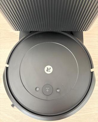 iRobot Roomba Combo 2 Essential Nero