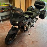 Yamaha FZR 1000 con 23.000 Km