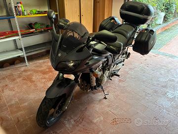 Yamaha FZR 1000 con 23.000 Km