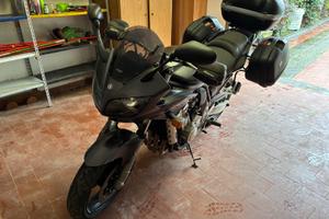 Yamaha FZR 1000 con 23.000 Km