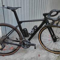 Bici Gravel in carbonio