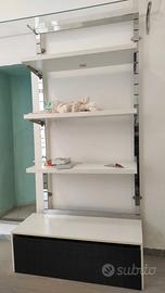 scaffali n. 3 di colore bianco