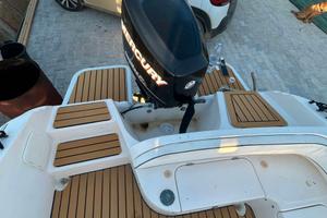 barca 7mt fuori tutto