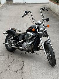Honda shadow vt 600 custom con cambi originali