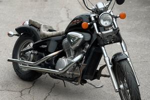 Honda shadow vt 600 custom con cambi originali