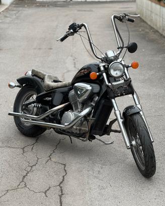 Honda shadow vt 600 custom con cambi originali