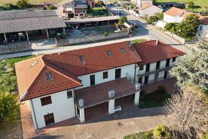 Casa indipendente di 284 m² con più di 5 locali a 