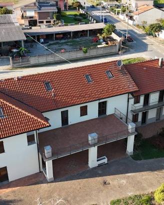 Casa indipendente di 284 m² con più di 5 locali a 
