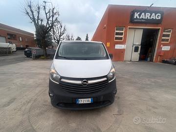 opel vivaro1.6 biturbi