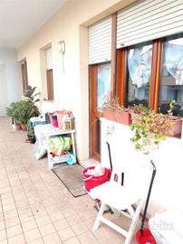 Appartamento di 111 m² con 5 locali e box auto a R
