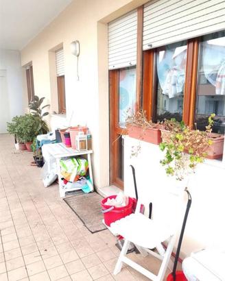 Appartamento di 111 m² con 5 locali e box auto a R