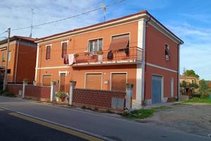 Fano casa bifamiliare da ristrutturare 330 mq. con