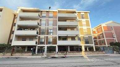 Cagliari, Ampio quadrivano con posto auto