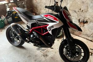 MOTO DUCATI HYPERMOTARD 2013