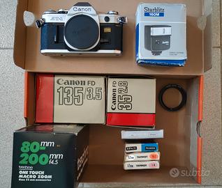 Fotocamera CANON AT1 con obiettivi