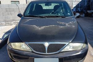 Macchina Lancia Ypsilon