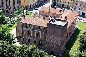 Attività / Licenza di 150 m² con 2 locali a Abbiat