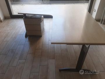 Scrivania angolare usata marca LAS con cassettiera