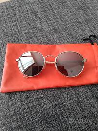 occhiali da sole da ragazzo