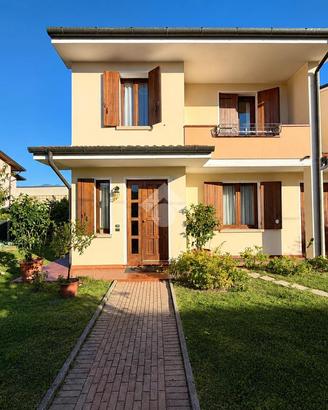 VILLA A SCHIERA A PIEVE DI SOLIGO