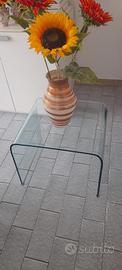 Tavolino in cristallo stile moderno