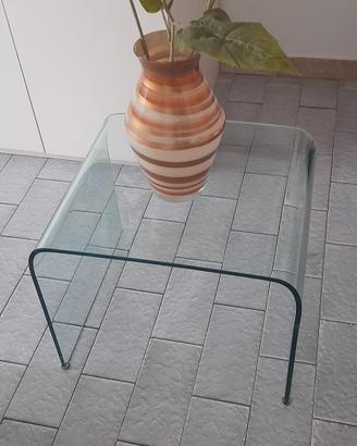 Tavolino in cristallo stile moderno