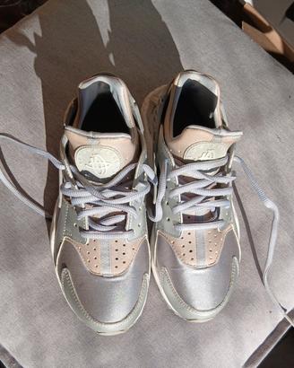 Nike Air Huarache Grigio Metallizzato/Beige  n. 36
