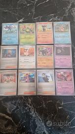 svariate carte pokemon di varie espnsioni e rarità