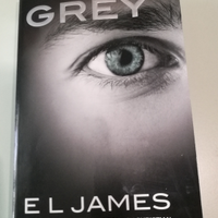 Grey di E L James in inglese