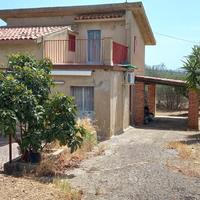 Casa di Campagna, Magazzino e Terreno