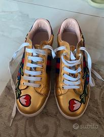 Gucci ace con ricami floreali