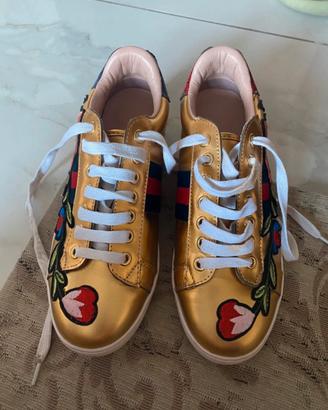 Gucci ace con ricami floreali