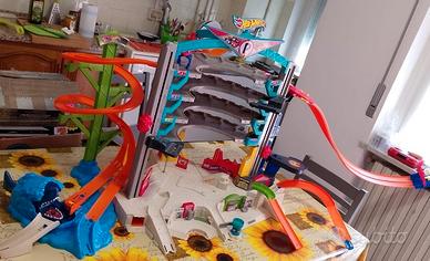 Garage  Hot Wheels