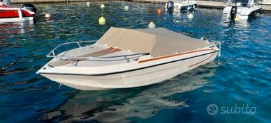 Motoscafo GLASTRON 5,18 m - 135cv - Motore nuovo